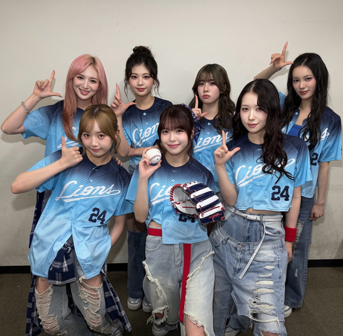 official__ME_I_'s tweet photo. 🫧 : #今日のミーアイ

20260818
@ 埼玉西武ライオンズ『アオフェス2026』

*˖ ⚘⚘ 花咲く道 ⚘⚘ ˖*
https://t.co/GjwIsaPPvm

#오늘의미아이 
#アオフェス2026
#ME_I #ミーアイ #미아이 https://t.co/jy3d5zQqk2