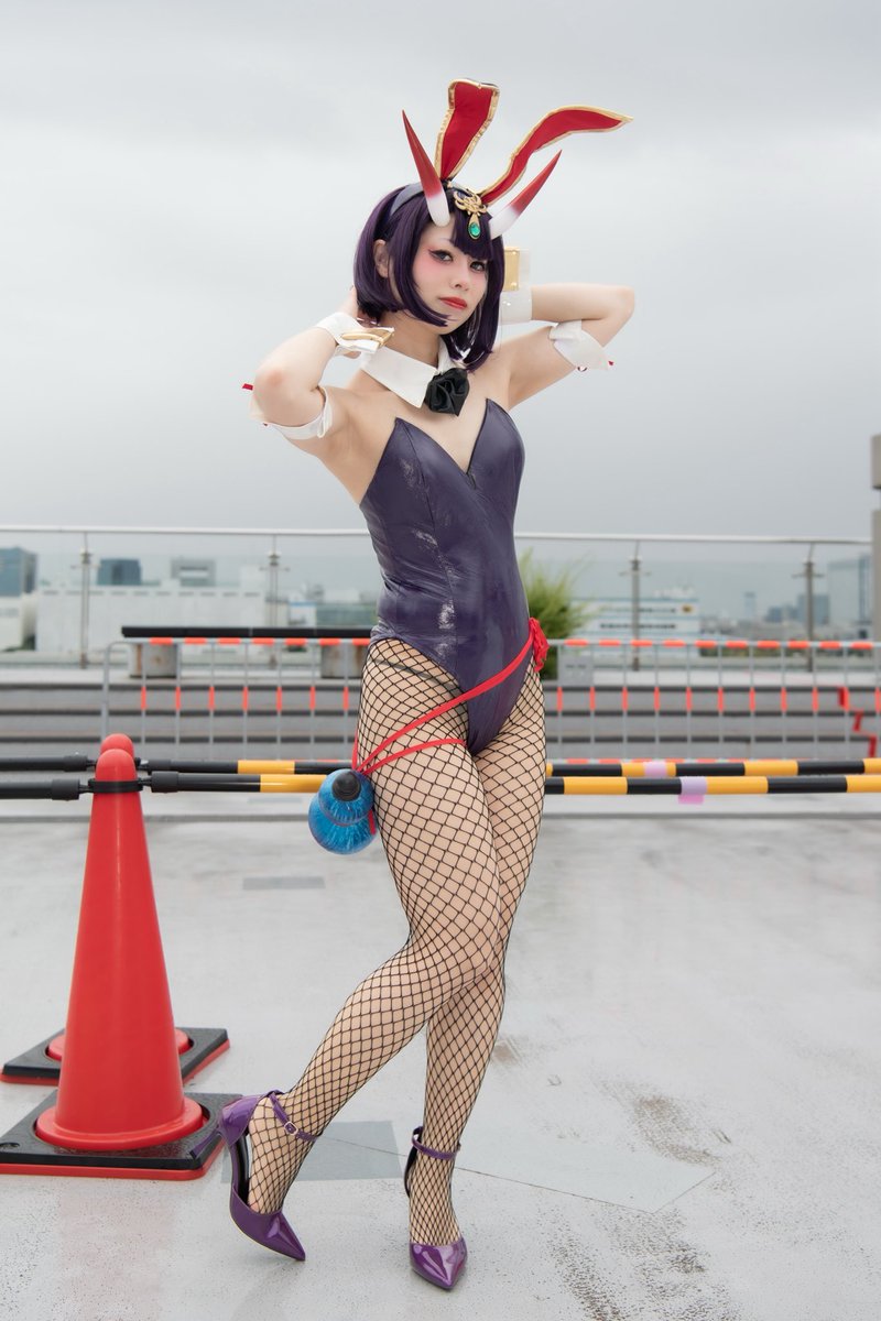 diiiisney's tweet photo. 酒呑童子　バニー🐰

屋上に到着と同時に見つけてくれたわいち先生🙋‍♀️
いつもありがとうございます🐰！

📸@waichi_s 
#C108コスプレ  #c108_cos https://t.co/OtdFNpfAPP