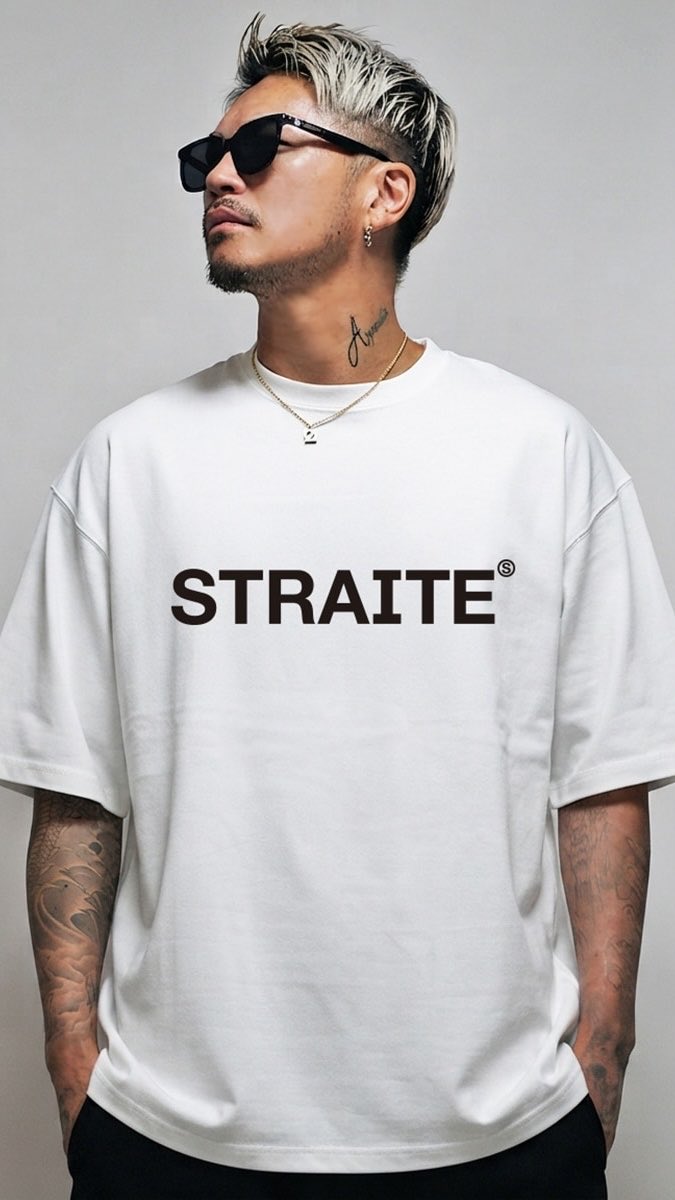 STRAITEofficial's tweet photo. ♛  NEW ARRIVAL  ♛

完売していたフラッグシップモデルのベーシックロゴTシャツがパワーアップして登場！

【予約開始】
ベーシックロゴウルトラヘビービッグTシャツ[STRAITE]
https://t.co/AtQB4RzCuf

#straite
#Tシャツ
#ビッグシルエット
#オーバーサイズ https://t.co/9ulq70jglB