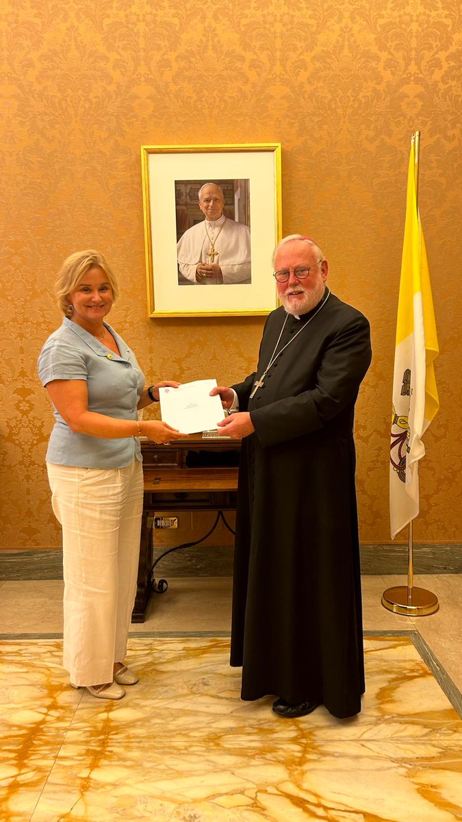 TerzaLoggia's tweet photo. Questa mattina, S.E. Mons. Paul Richard Gallagher, Segretario per i Rapporti con gli Stati e le Organizzazioni Internazionali 🇻🇦, ha ricevuto gli Ambasciatori del Belgio 🇧🇪, S.E. la Sig.ra Caroline Vermeulen, e del Regno Unito di Gran Bretagna e Irlanda del Nord 🇬🇧, S.E. la Sig.ra Tarandip Kaur Sandhu, per la presentazione della copia delle Lettere Credenziali.