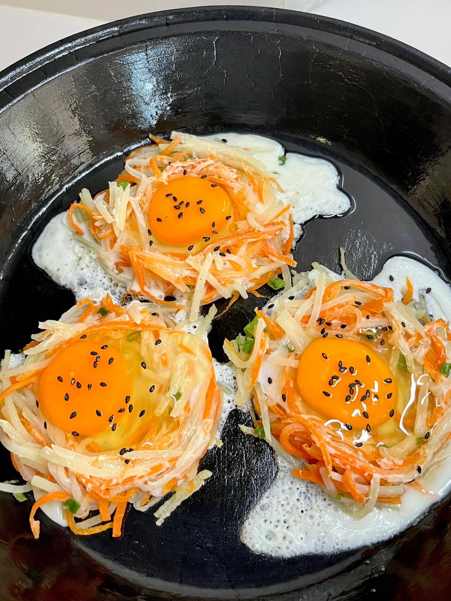 GraceChancwl's tweet photo. Esta tortilla de patatas casera, recién hecha y con la textura perfecta, es la mejor que he probado en el centro de la ciudad. No te la pierdas si vienes por aquí!， https://t.co/Bw3YN4mQcL