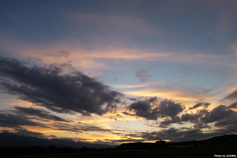 ZUKI_Mo's tweet photo. まだまだ日が長い盆明けの夕暮れ

#八ヶ岳南麓  #夕焼け https://t.co/jgeZfGdHoc