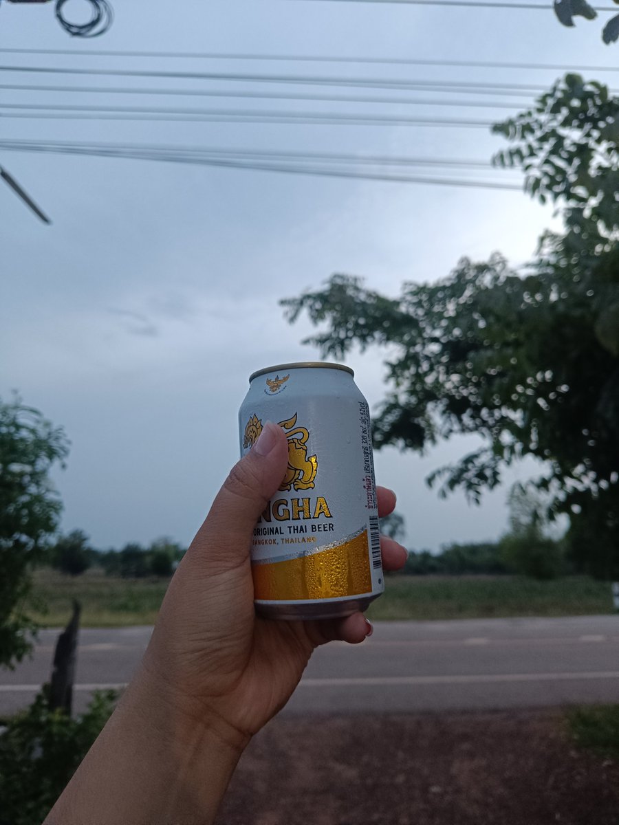 bbx2600's tweet photo. เลิกงานแล้วทุกคนเติมอะไร.. ส่วนเราเติมน้ำเย็นๆให้ร่างกายสดชื่นนนนนน https://t.co/E1lmfbWXwH