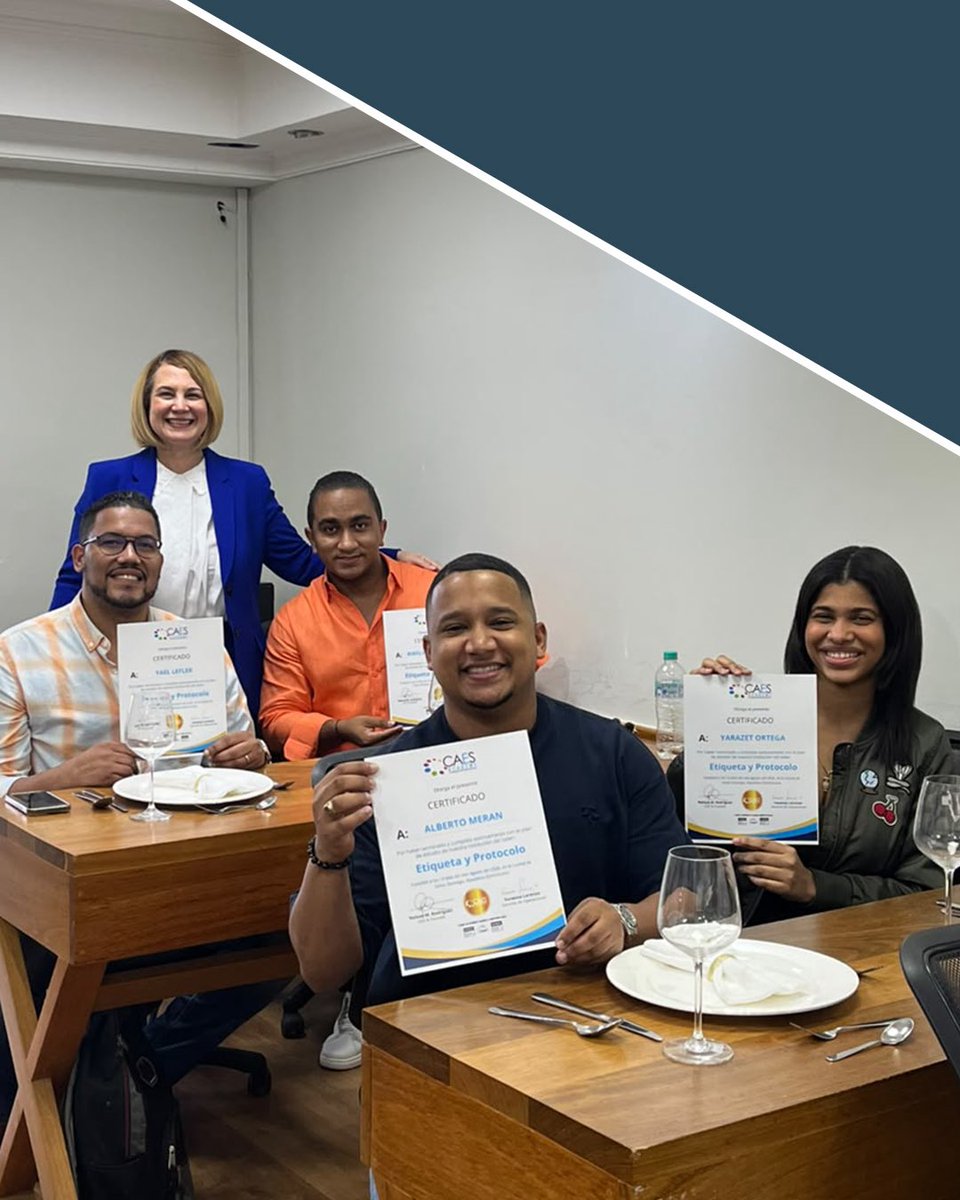 indigoaudit's tweet photo. Seguimos creciendo y aprendiendo. ✨
Nuestro equipo en constante formación, esta vez en etiqueta y protocolo junto a CAES Academy.

#Indigo #Capacitación #FormaciónContinua https://t.co/0sxcYmgPZa
