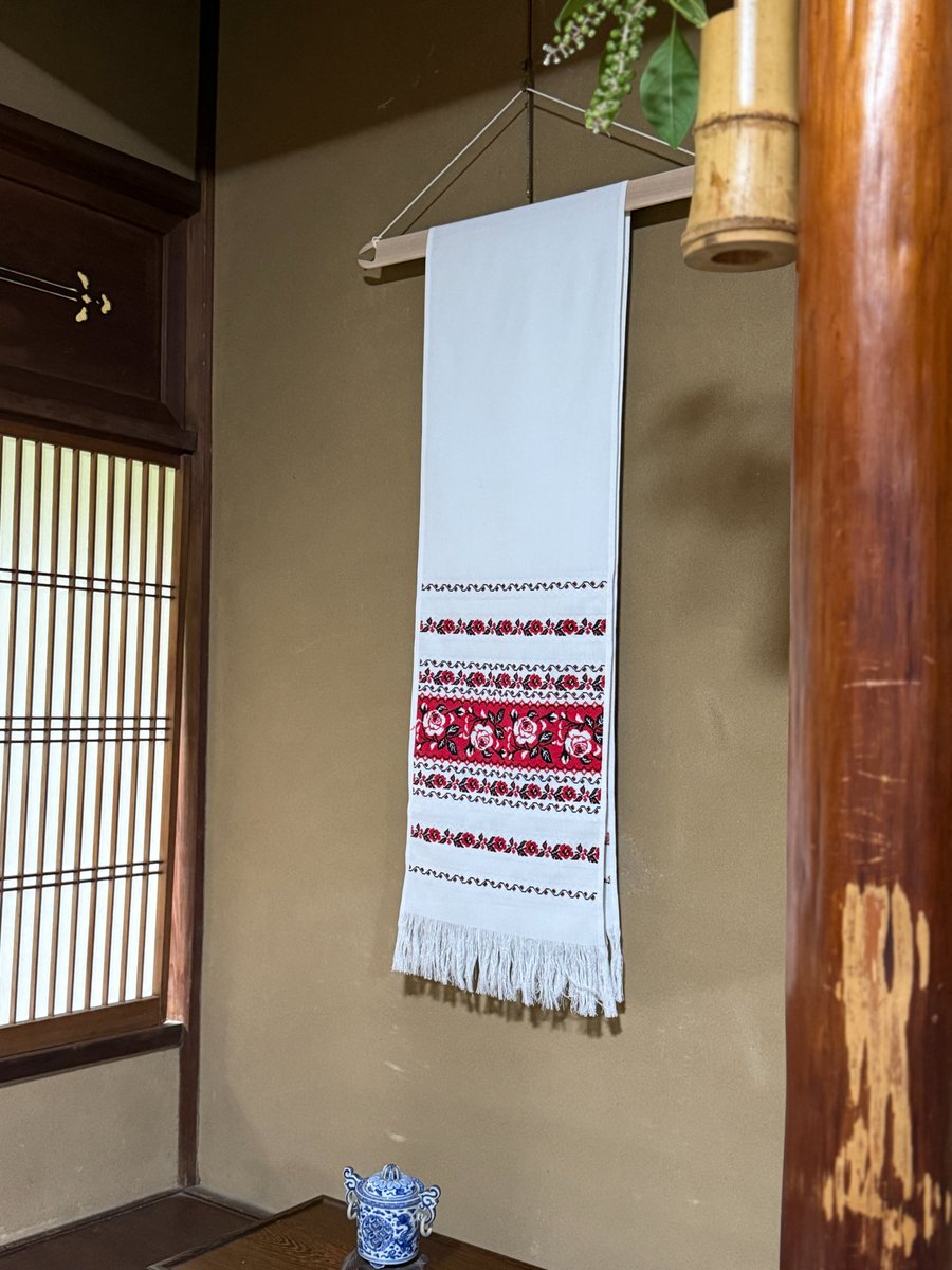 youcandoowner's tweet photo. 有閑堂でのウクライナ刺繍ワークショップのこともご紹介いただいています。
アナスタシアさんの想いを受け止め、
貴重な文化に触れる機会を京都で作っていただけることに感謝です。

ワークショップは来月以降も開催いただける見込みです。
ご興味をおもちいただいた方はご参加お待ちしております！ https://t.co/ieVcxIxmP7