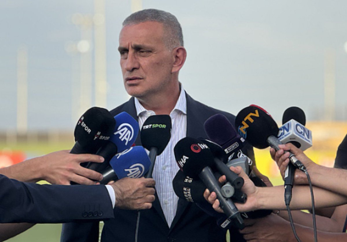 Tek_ask_FB_'s tweet photo. Galatasaray hakkında 1 defa konuştun ondada 'Sakın ha!' Diyilip tehdit edildin. Sonra bidaha konuşamadın.Ya istifa et ya da delikanlı gibi yönet... https://t.co/nN9727kSx5