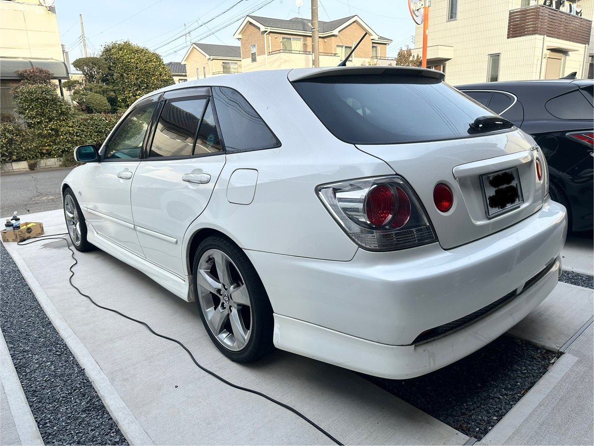 4224_hiro's tweet photo. #車売ります

以前も出してましたが売れてないので出します。
アルテッツァジータ(AS200) 6MT
年式　H14/8 
距離    約19万
寒冷地仕様、純正ハーフ3点、エアクリ、タワーバー
１８万キロ時にタイベル、ウォーターポンプ、クランクシール、ベルト等の部品交換済み

一時抹消渡し６０万でお願いします https://t.co/AbaZp0uMaW