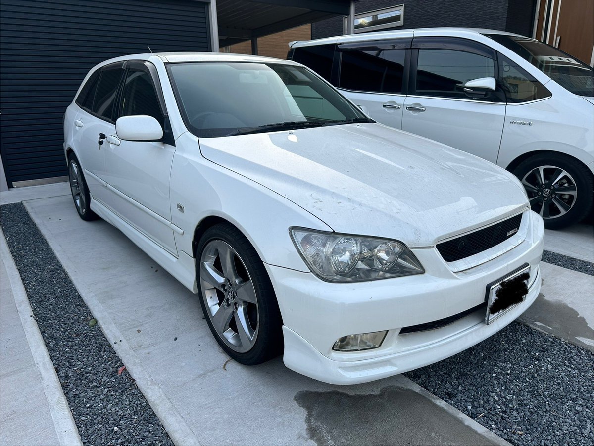 4224_hiro's tweet photo. #車売ります

以前も出してましたが売れてないので出します。
アルテッツァジータ(AS200) 6MT
年式　H14/8 
距離    約19万
寒冷地仕様、純正ハーフ3点、エアクリ、タワーバー
１８万キロ時にタイベル、ウォーターポンプ、クランクシール、ベルト等の部品交換済み

一時抹消渡し６０万でお願いします https://t.co/AbaZp0uMaW