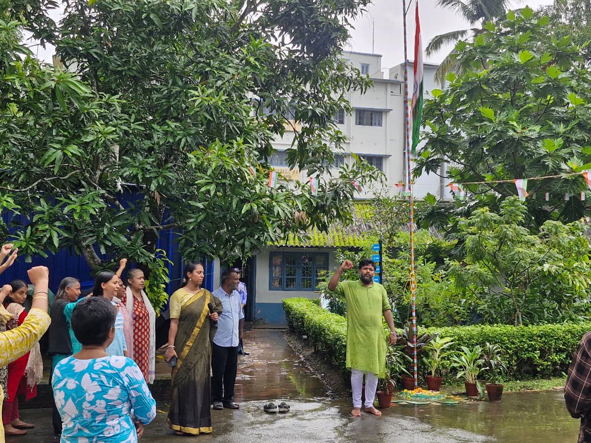 AntaraGlobal's tweet photo. 🇮🇳 Har Ghar Tiranga at Antara! 🇮🇳
Let’s Unite. Let’s Hoist. Let’s Make India Proud! ❤️🤍💚Jai Hind! 🇮🇳
@HarGharTirangaa @HarGharTirangaa 
#HarGharTiranga #IndependenceDay #Antara https://t.co/yNNbxyl8Oy