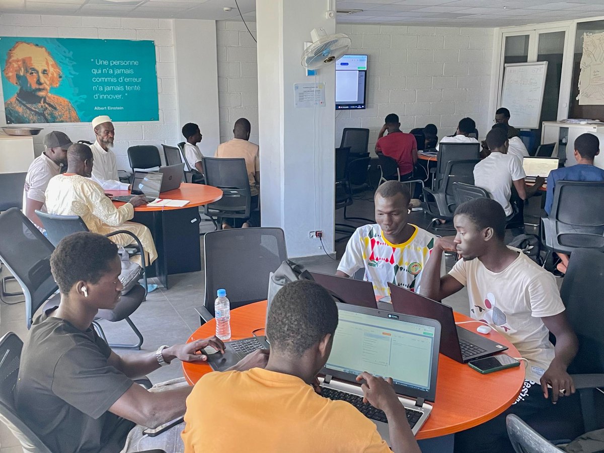 ODCSenegal's tweet photo. Retour en images sur la 2ᵉ session des Samedis Tech Ki, édition 2026 !
Pour cette session, nous avons accueilli à Orange Digital Center 118 participants, majoritairement des femmes, mobilisés avec les associations Synergie des Cœurs et AASTIC.

#SamedisTechKi 
#TechKi 
#ODC https://t.co/EEttkIptz2