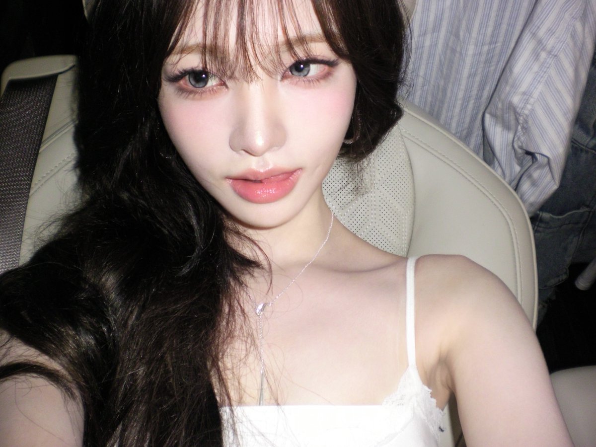 llizpic's tweet photo. always serving pretty face https://t.co/0yc9ODH8Sw