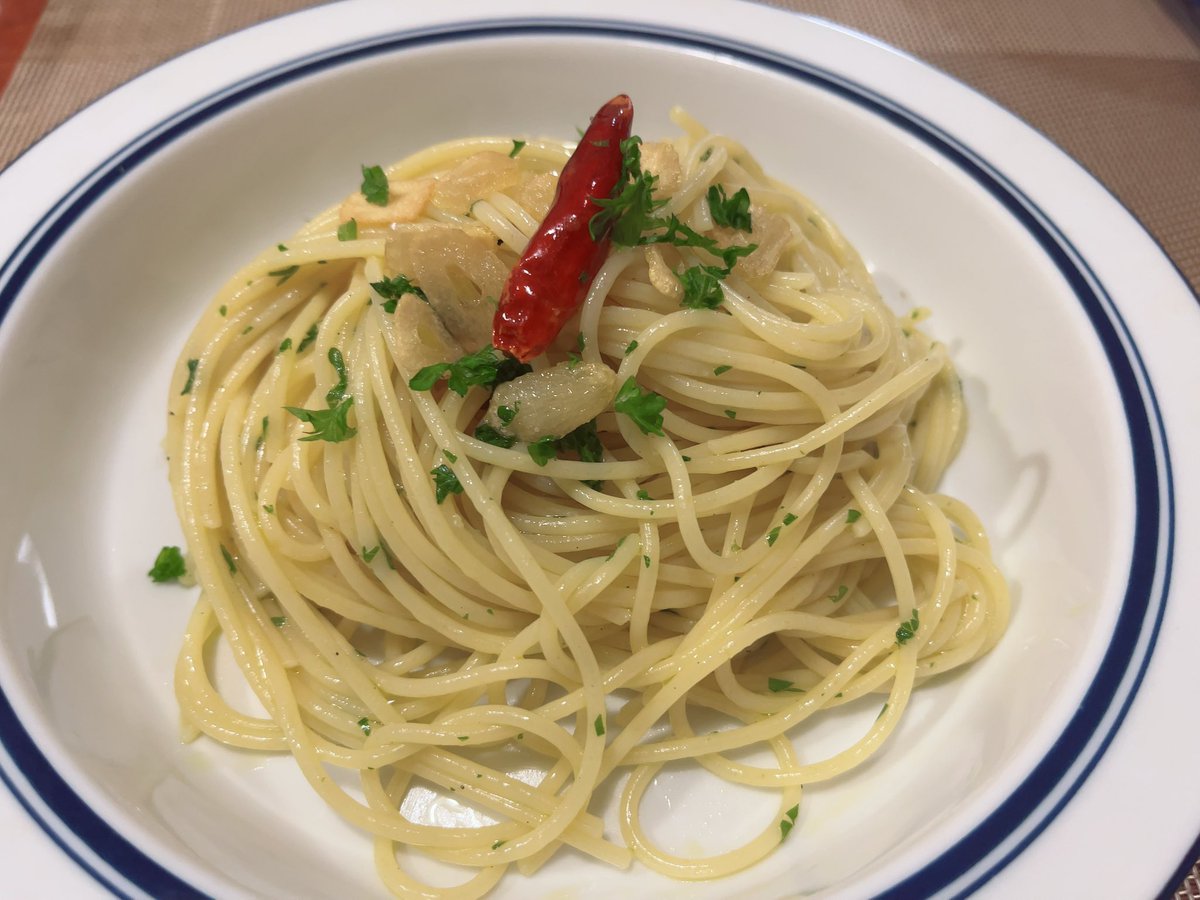 TenPerceval's tweet photo. アーリオ　オーリオ　エ　ペペロンチーノ https://t.co/LogkbHtQf2