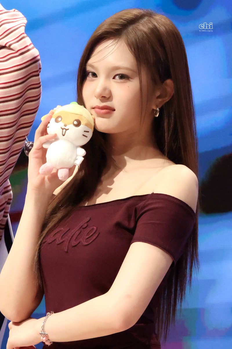 lingling_kiiras's tweet photo. 260510 점프업 hq

쿠리링 ><

#키라스 #KIIRAS #링링 #LingLing https://t.co/LjHFnir7Xi
