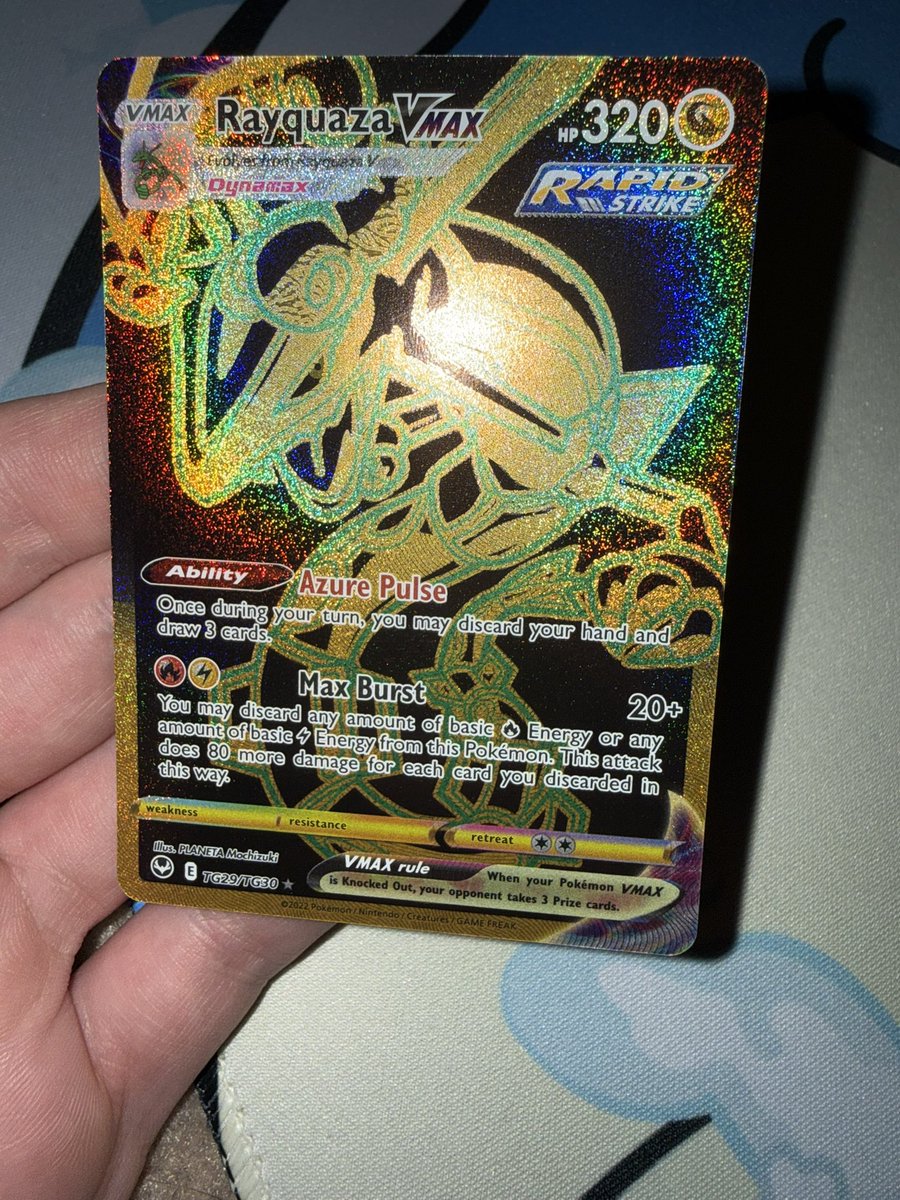 _TheDeliveryMan's tweet photo. These black and gold cards from SwSh are so slept on🔥😮‍💨 https://t.co/hZW9s2aRsD