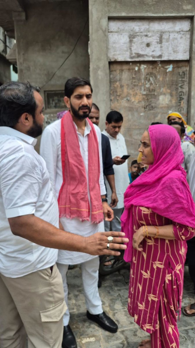socialistaditya's tweet photo. अपनों के बीच...
@जसवंतनगर https://t.co/uCe77OMyMR