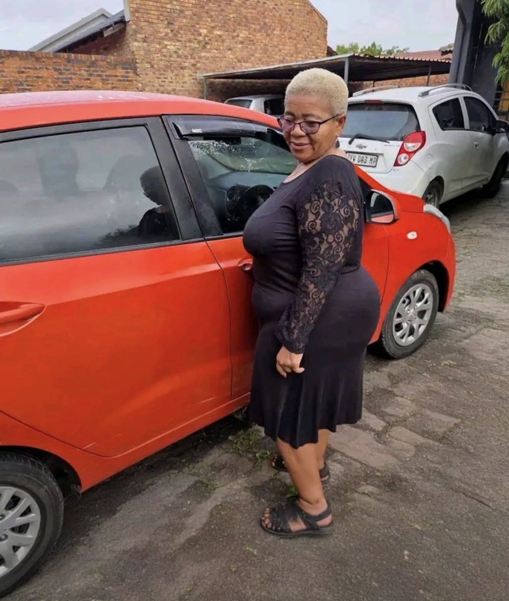 over30under25's tweet photo. #Ebonythot #over30under25 #bbw #matured #milf https://t.co/tKYqW93NuU