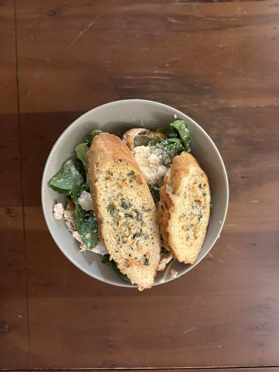 nihalkuuumar's tweet photo. breakfast, lunch and dinner. garlic bread made with homemade butter 😋 https://t.co/jtMv2lR7yJ