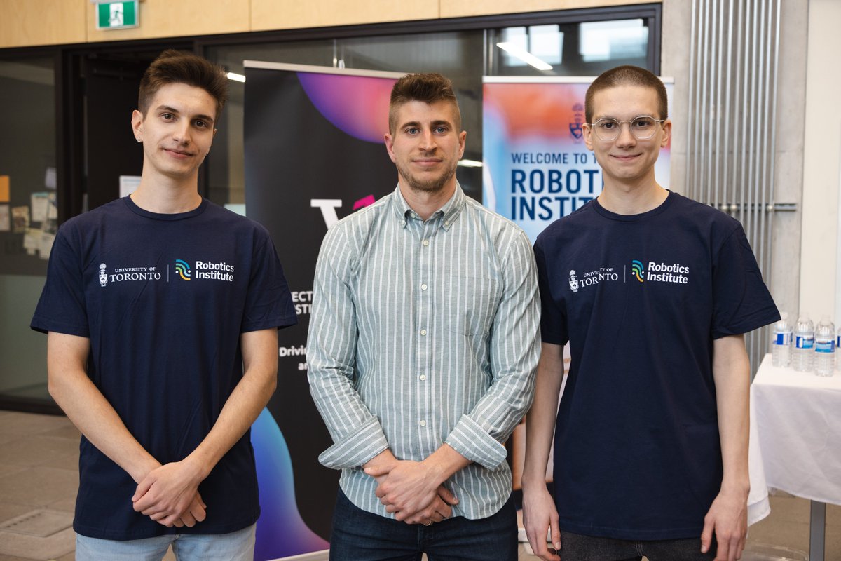 DrLaschowski's tweet photo. Proud professor. The next-generation of machine learning researchers from Ukraine.

@UofT @LaschowskiLab https://t.co/esss7zBGG9
