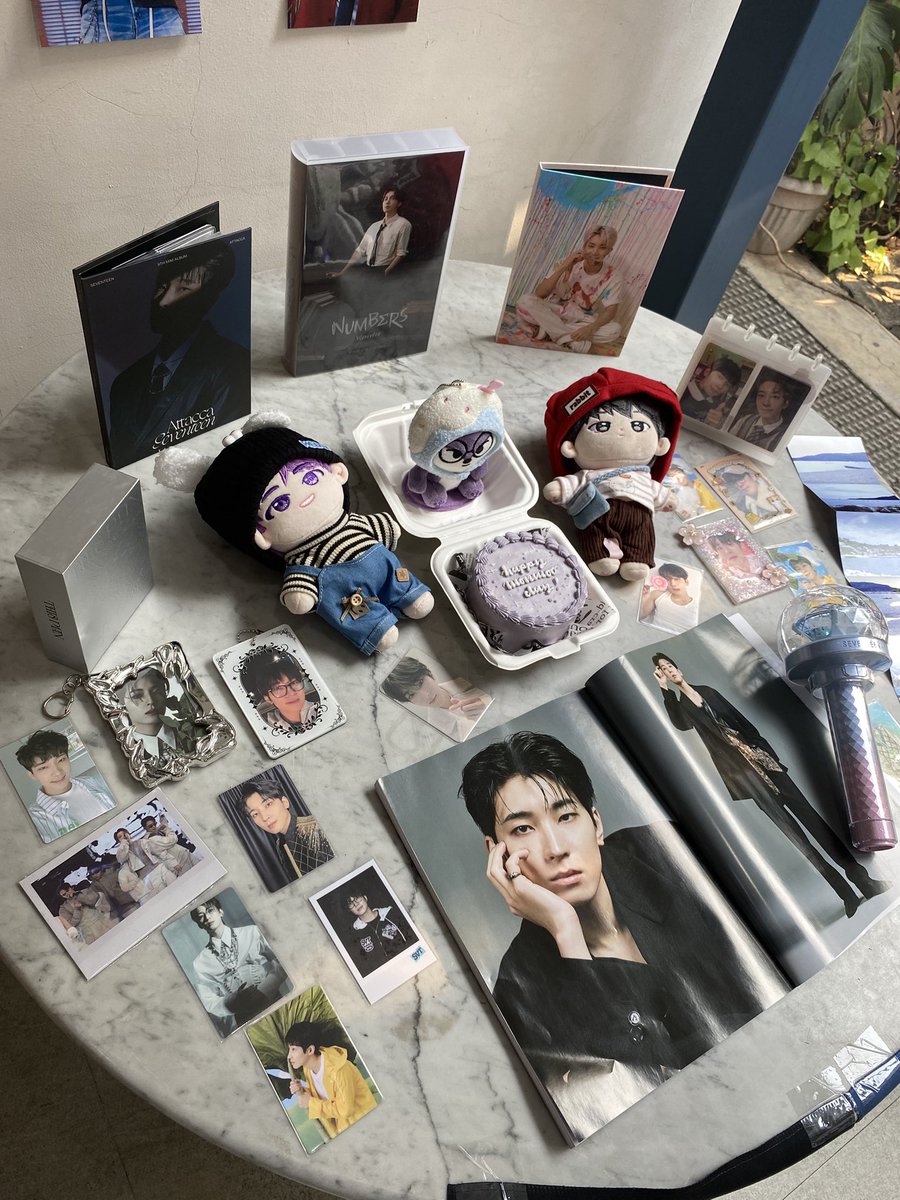 scheolsmine's tweet photo. Terima kasih banyak dan apresiasi sebesar-besarnya untuk kak @minosenu, kak @latte_eoni, dan kak @AmaliaFauzan yang sudah mendukung acara ini dalam bentuk dukungan beberapa merch untuk dekorasi 💞 https://t.co/VWgS5dQtil