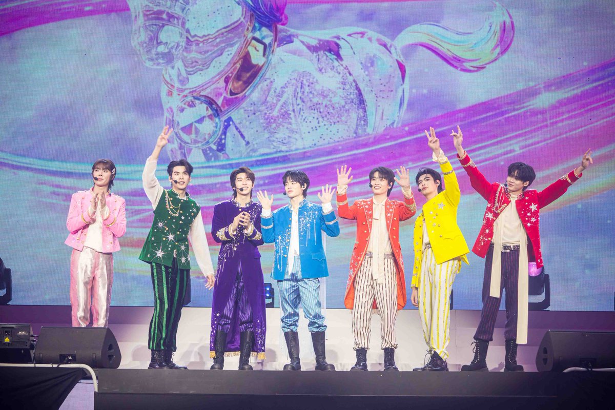 ANiceEnt's tweet photo. สนุก - สุข – ซึ้ง ‘ตี๋ตี๋ - ป๋อ - นอร์ท – อ๊อตโต้ - ธีร์ - เวฟ – ฮิวจ์’ น้ำตาท่วมเวที เกินฝันจัด ‘DUANG GO ROUND Presented by True5G’ บนเวที อิมแพ็ค อารีน่า 

#DuangGoRoundConcert
#DuangConcertDay1
#DuangConcertDay2
#teeteepor #ตี๋ตี๋ป๋อ
#twnpich #PorSuppakarn
#northottoo #นอร์ทอ๊อตโต้ 
#JaoNorth #ottoottoo
#theewave #ธีร์เวฟ
#tthi_eks #waavetnp 
#hughhype

🔗https://t.co/gqIpZmL8kP