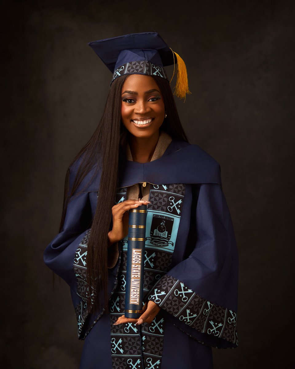 vxctoriaa3iw's tweet photo. How far. Kilo n sup. Awa ti graduate o❤️❤️ https://t.co/UFRyOdiiwg