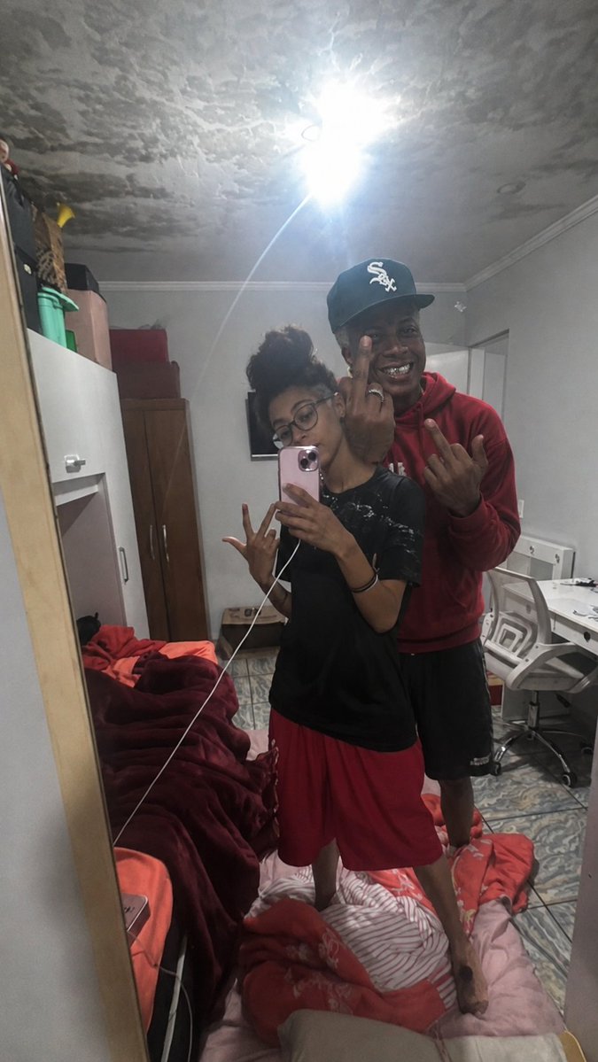 moraesxpz's tweet photo. chupa enquanto eu bolo um beck? https://t.co/B85ySS3oac