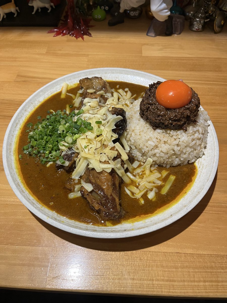 bububurachan's tweet photo. 晩飯悩んでたら吉田カレーすーすーだったから行きまちた
うめよぉ〜 https://t.co/46eG9cAQNq