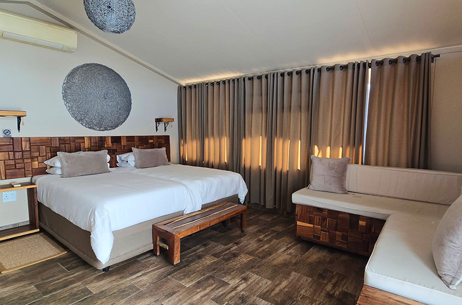 SossusvleiLodge's tweet photo. Settle for the #comforts of our superior units at Sossusvlei Lodge!
📍 500m from the entrance to #Sossusvlei

📸shared on Google by Stefan Gruenig

https://t.co/f6GUP9GE4H
reservations@sossusvleilodge.com

#Namibia #Desert #home #accommodation #nature #landscapes #views https://t.co/wYtyxqdZjk