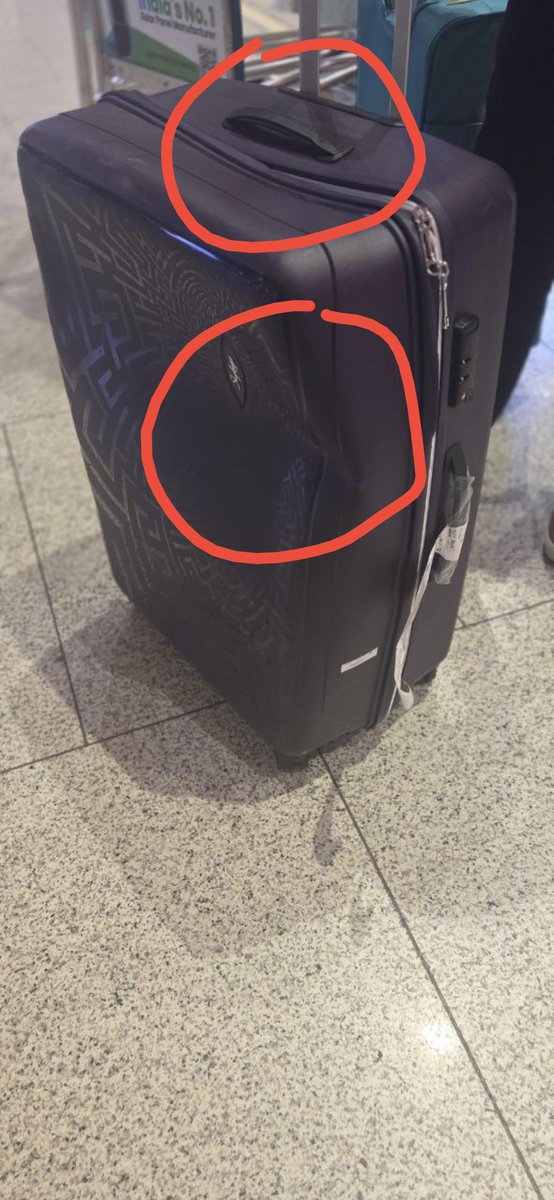 karanvora676150's tweet photo. Extremely disappointed with @MAS regarding my damaged baggage claim (DPR BOMMH12509). After providing all details and photos requested, they dismissed my claim as "minor wear and tear" to avoid responsibility. Is this how you treat your passengers' belongings?
@DGCAIndia @RamMNK https://t.co/Ph496a5JjW