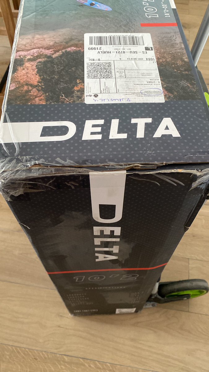 guit_m's tweet photo. @DecathlonEspana igual esto es normal para una entrega suya, para mi no! Llevo esperando respuesta 24 horas. No es un producto de 15 euros con un arañazo, es un producto al que posiblemente le falten artículos de 180 euros. https://t.co/BOCIEPXBXo
