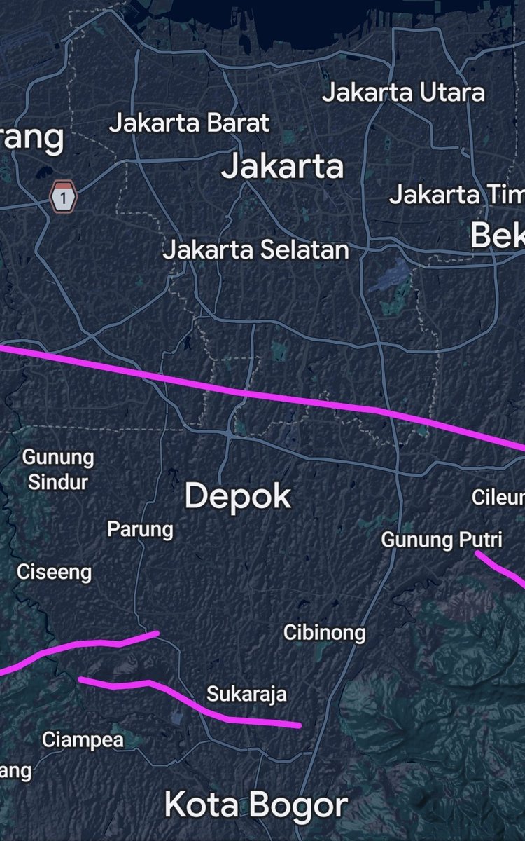 infomitigasi's tweet photo. Yuk mengenal Sesar Baribis...

Sesar Baribis adalah salah satu struktur tektonik paling krusial di Pulau Jawa, terbentang memanjang lebih dari 100 kilometer dari timur di Desa Baribis, Kabupaten Majalengka, melintasi Subang, Purwakarta, Karawang, Bekasi, hingga berujung di bagian barat daya Jakarta dan Tangerang.

Nah berikut adalah rincian geologis, karakteristik struktural, berikut dengan implikasi mitigasinya:

1. Karakteristik Kinematika dan Geometri Sesar
Secara tektonik, Sesar Baribis beroperasi dgn mekanisme sesar naik (thrust fault). Bidang sesarnya memiliki sudut kemiringan yang mengarah ke selatan, di mana blok selatan yg berisi formasi batuan pegunungan vulkanik Jabar relatif terdorong naik dan menumpuk di atas blok utara (Cekungan Jabar Utara). 

Data dari instrumen pemantauan GPS/GNSS modern mengonfirmasi bahwa sesar ini aktif dgn laju pergeseran elastis (slip rate) sekitar 5mm/tahun.

2. Ekspresi Geomorfologi dan Formasi Batuan

Dalam observasi geomorfologi lapangan, visibilitas jejak Sesar Baribis sangat bervariasi. Di segmen timur laut (Majalengka s/d Subang), ekspresi permukaannya teridentifikasi dengan baik melalui keberadaan gawir sesar (fault scarp) serta perlipatan dan deformasi yg kuat pada batuan sedimen berumur Tersier, sprt Formasi Kaliwangu dan Formasi Citalang.

Namun, ketika memasuki segmen barat (menuju Jabodetabek), jejak morfologi sesar ini tertutup (blind fault) oleh endapan aluvial Kuarter yg tebal dan rombakan material vulkanik muda. Hal ini menuntut pendekatan survei geofisika bawah permukaan seperti seismik refleksi dan anomali gayaberat utk memetakan kelurusan jalur rekahan di batuan dasarnya.

3. Status "Seismic Gap" dan Ancaman Gempa Kerak Dangkal

Segmen barat Sesar Baribis yg melintasi selatan Jakarta saat ini diyakini para ahli geologi berada dalam fase tekunci (locked). Alih-alih meluncur secara perlahan (creeping), batuan di zona ini menahan pergerakan sehingga terjadi akumulasi energi regangan tektonik yg masif. Kondisi seismic gap ini menyimpan potensi pelepasan energi mendadak berupa gempa bumi kerak dangkal (shallow crustal earthquake). 

Secara historis, catatan kolonial menunjukkan terjadinya gempa merusak di Batavia pada tahun 1780 dan 1834, yg probabilitas sumber seismiknya sngt mgkn berasal dari aktivitas sistem sesar ini.

4. Amplifikasi Gelombang dan Kesiapsiagaan Bencana
Dalam kerangka pemantauan bahaya geologi dan kesiapsiagaan gempa, segmen Sesar Baribis di Jakarta menghadirkan profil risiko yg spesifik. Kawasan cekungan Jakarta didasari oleh lapisan sedimen aluvial berongga dan jenuh air yg sangat tebal sebelum mencapai batuan dasar keras (bedrock).
Jika terjadi ruptur patahan, gelombang seismik yg merambat dari batuan dasar ke material sedimen lunak ini akan mengalami amplifikasi (penguatan). Efek amplifikasi tapak (site effect) ini dpt memperpanjang durasi guncangan, melipatgandakan intensitas kerusakan struktural di permukaan, serta memicu probabilitas keruntuhan lereng lokal maupun fenomena likuifaksi pd zona-zona dgn muka air tanah dangkal. Evaluasi kontinu terhadap data deformasi tanah dan mikroseismik menjadi kunci fundamental dalam merancang mitigasi struktural di atas jalur sesar ini.