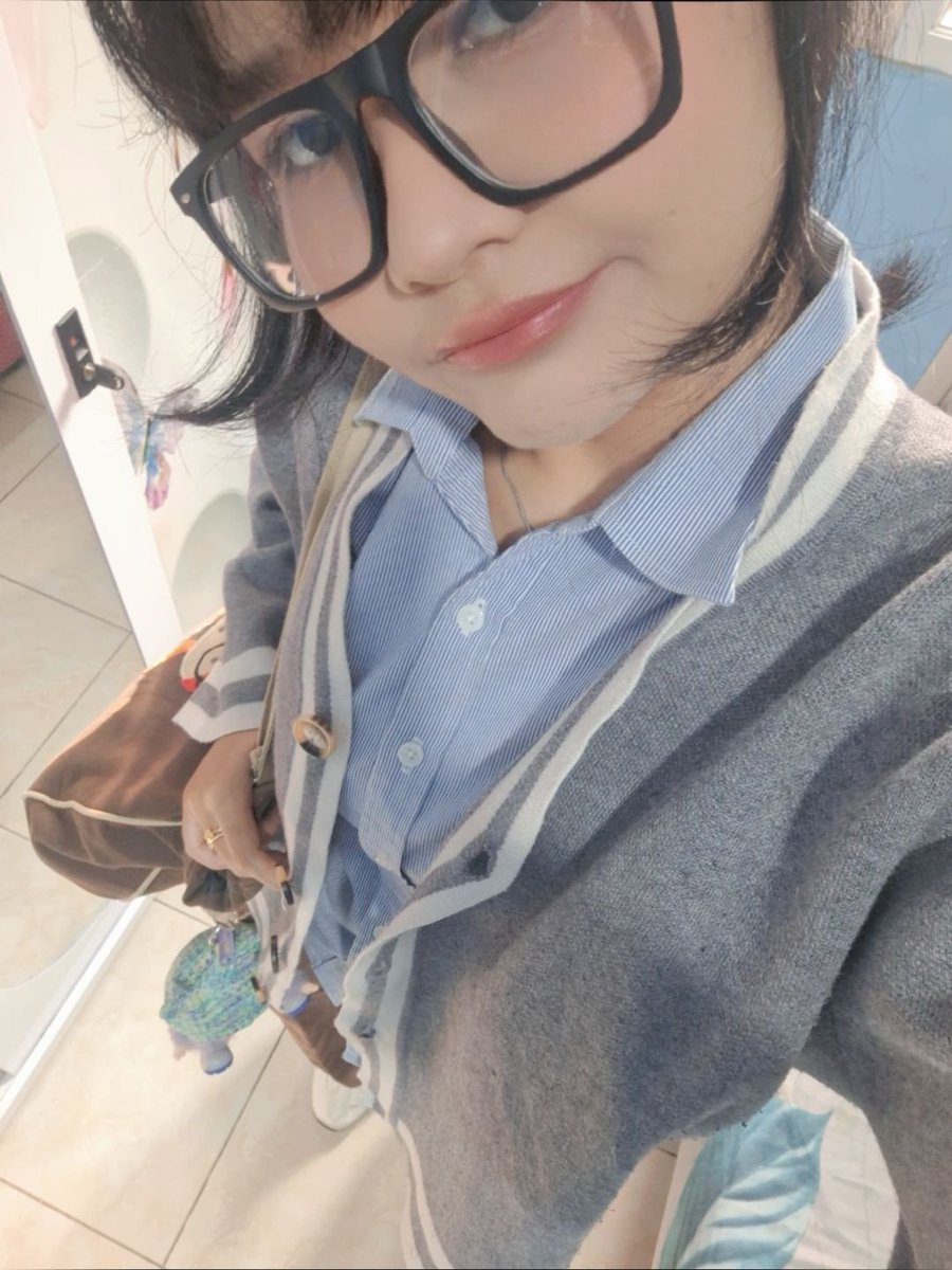 yllw_prince's tweet photo. Loveee bgtt deh gua pokoknya ama meitu ini, minusnya kadang klo over bisa ngubah wajah krena emg ada unsur AI nya, tapi ni apk gokil bgt deh https://t.co/xDAXRTmujx