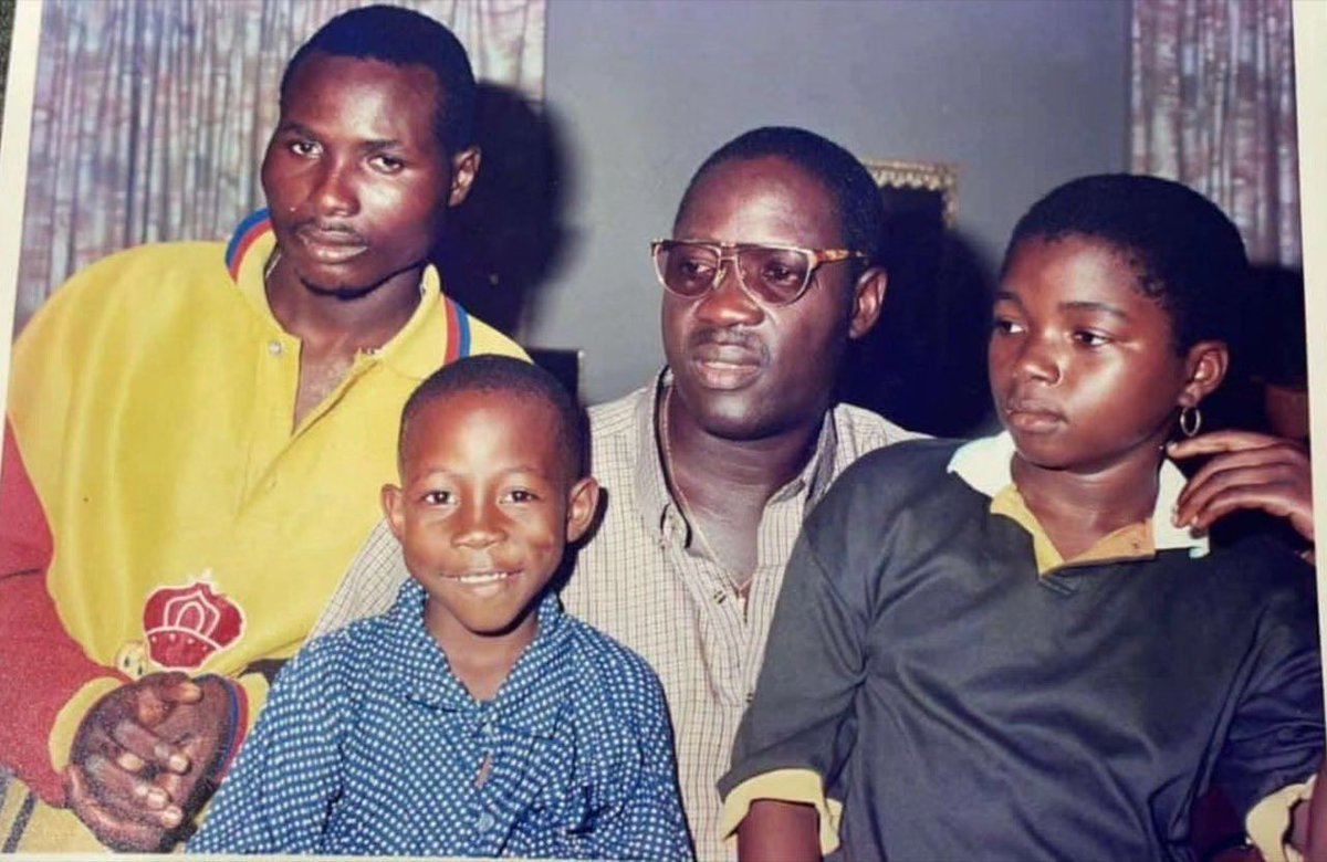 Usmanashafe's tweet photo. Good day Mr President Bola Ahmed Tinubu @officialABAT 
A sad news broke out last night from the family of our entertainment veteran and legend, Taiwo Hassan, popularly known as Ogogo, that he is suffering from stage 4 cancer 😢

His daughter further said that they have secured an India visa for him, but due to his condition, he is not allowed to fly out of the county 
The help they are asking for now is to have professional doctors that can treat him here in Nigeria 

Mr President, please I beg you to do everything in your power to help Ogogo and provide him all the help he needs at this moment 
Ogogo is a national treasure, he has lived and dedicated all his life, up till this moment, in the Nigeria entertainment industry, representing and contributing to the growth of our nation globally 

Mr President, please save Ogogo’s life 🙏🏽😢 
Don’t let his family and all his lovers globally cry over him 
Truly, God is the only one that can save life, but also, God will not come down to do that, He will use someone for the job 

Sir President, please let God use you for this cause 🙏🏽

God bless you Mr President @officialABAT 
God bless the Federal Republic of Nigeria 

THANK YOU 🙏🏽