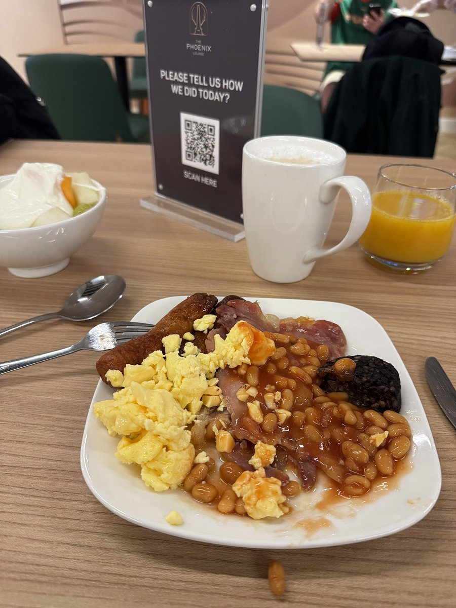 cillianogrady's tweet photo. Work trip, Norwich top on, mystery destination. Outlook filming is just a small part of it but you lot only care about that bit. Guesses welcome. Back Thursday, Millwall Saturday. 🦆✈️ #FlyingCanary #NCFC #OTBC @NorwichCityFC @DublinAirport  #phoenixlounge @BTBPodcastNCFC #GuessTheTrip