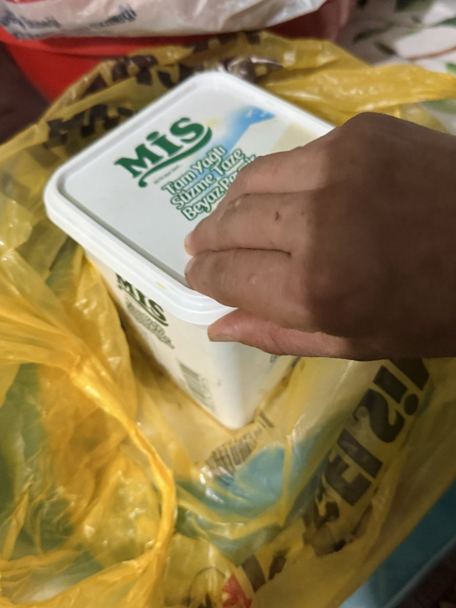 fthuuu1903's tweet photo. Dün Ünye’deki bir şok mağazasından aldığım peynir. İlgililerin dikkatine @SokMarketlerMH @SokMarketler https://t.co/IPi8GttovI