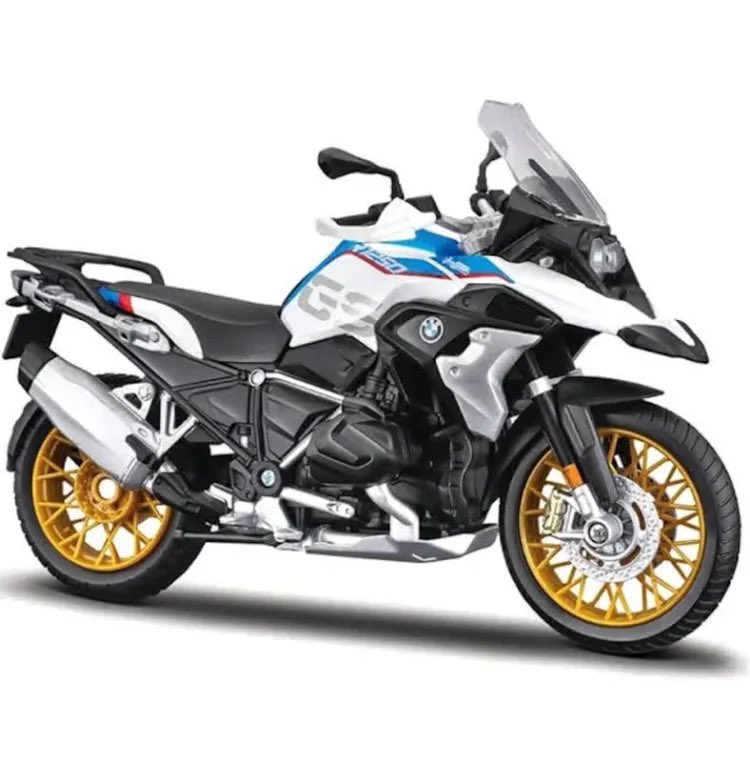 ALR180012's tweet photo. スカイネットアオシマ、マイスト、ニューレイ辺りの、安価1/12完成品バイクのBMWバイクにのせたほーが。 https://t.co/1W9WzWgxUJ