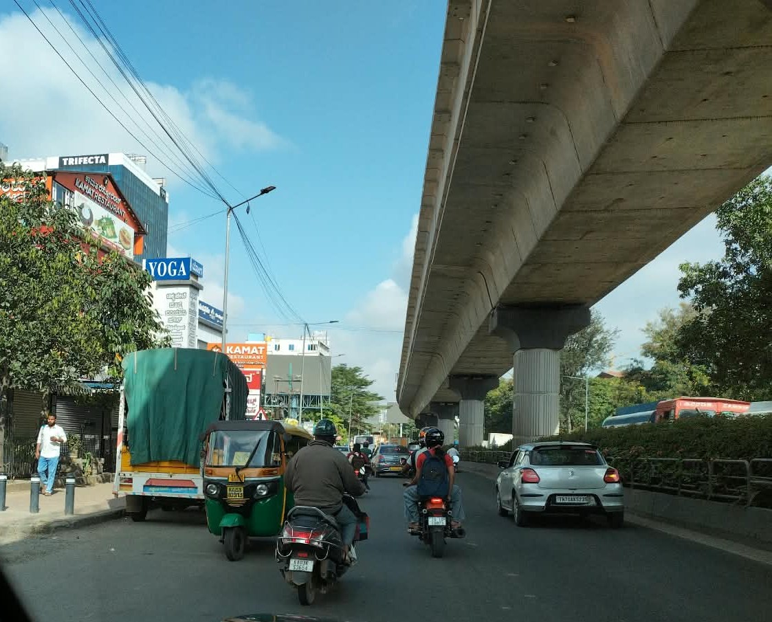 ramaswamyprash's tweet photo. Dear @GBA_office it is fantastic to see the initiatives for safe roads like abandoned vehicle clearing, parking space clearing and footpath clearance. We need your support to storm against rampant wrong side driving @WFRising @KRPURATRAFFIC https://t.co/q4CCPKpp15