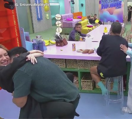 anglss07's tweet photo. Yo amo a Flor pero ella es la única q no se da cuenta #LaCasaDeLosFamososMx https://t.co/DdRhumYKDm