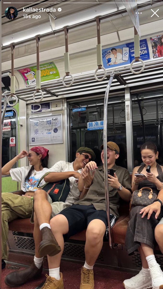 blairwaldorfs_'s tweet photo. japan ayuda shared by kaila from kesh 🥺🥹 hello, gorgeous couple sitting side by side 🥹 

kyot ng boots ni dj same pala sila may boots for the trip 🥰 and grabe neverending kilig seeing dj so close with kaila's core friends, hawak hawak pa fave bag niya haha https://t.co/DPxIKZ63ll