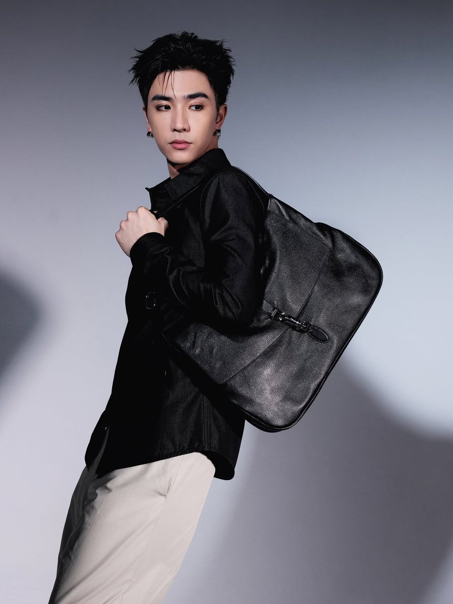 PerthOfficialTH's tweet photo. [18.08.2026] Instagram POST UPDATE 
— perthppe
🔗 : https://t.co/kxN4geg6rX

#GucciJackieFlap
#GucciPrimavera
#PerthTanapon #KDPPE https://t.co/sQQtMgiGHr