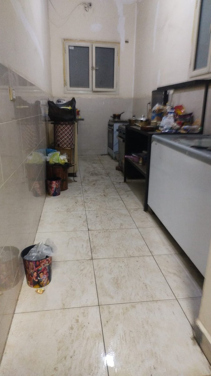 findingloly7's tweet photo. العفانه مش مقتصره علي gender..
ده تصوير ايدي من سكن بنات
بجد المعفن معفن في اي حته..
انا من اليوم ده قررت ان انا لازم ادور على شقه منفصلة في أسرع وقت و مشيت خلال ٢٦ يوم.. https://t.co/V8RX8APBzg