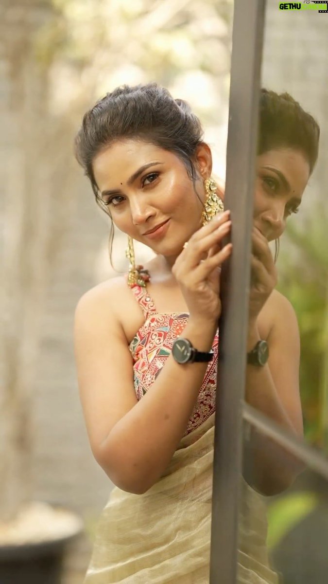 KKMu1w's tweet photo. Myna Nandhini✨📸❤️

#Myna #MynaNandhini #LatestPhotos #CelebrityStyle #Kollywood #TamilCinema #SouthCinema #TamilActress #TrendingNow #ViralPhotos #ViralPost #CinemaUpdates #CelebrityLook #PhotoshootVibes #KollywoodUpdates #TamilUpdates #CinemaLovers  #ActressStyle https://t.co/4tL2HylXW3