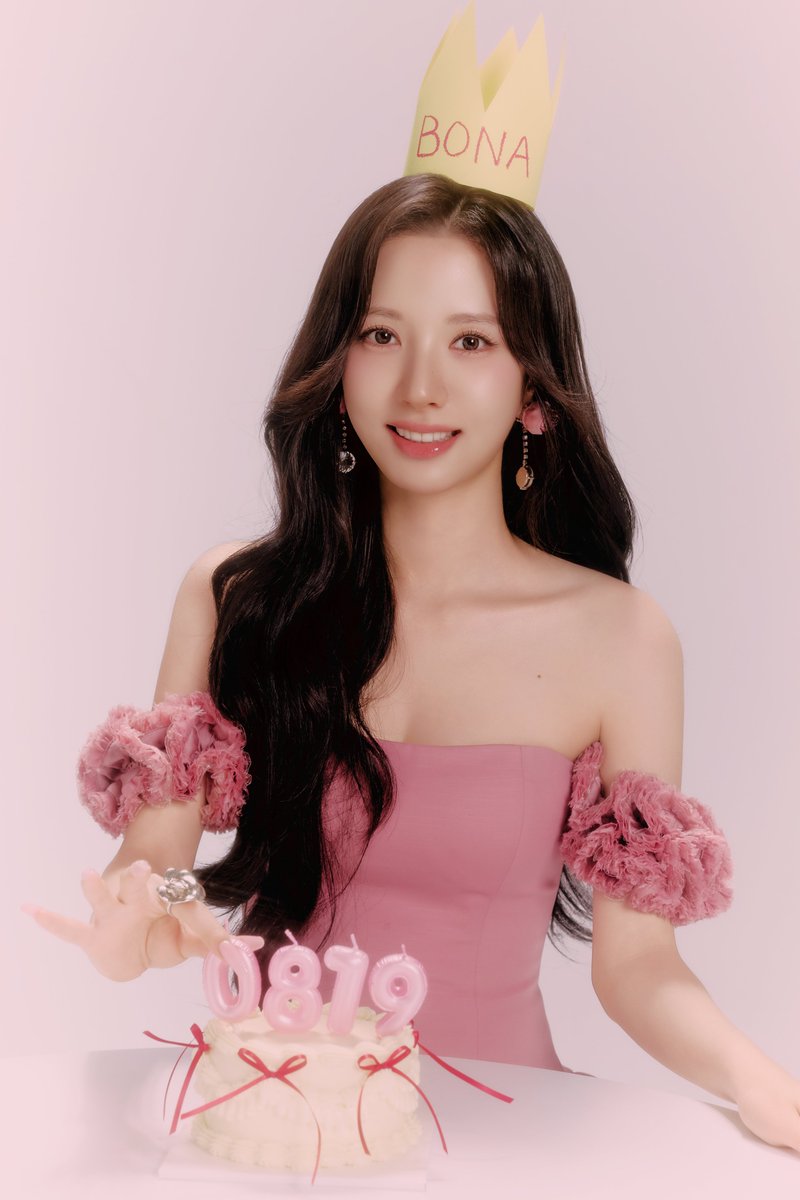 WJSN_Cosmic's tweet photo. [📸]
지여니의 달!!!!!!🤍
생일 축하해 줘서 고마오~~💗
우정 모두 행복한 하루 보냈길 바라구,
우리 앞으로도 함께하자☺️
지여니 간다!!!!!

#WJSN #우주소녀
#BONA #보나
#HAPPY_BONA_DAY https://t.co/uAgNdvk7Q5