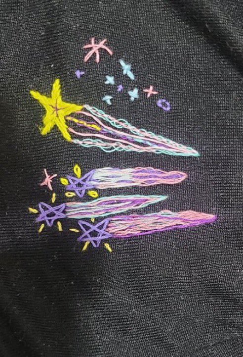 _littlethicket's tweet photo. star embroidery https://t.co/ReVdz9y0Vo