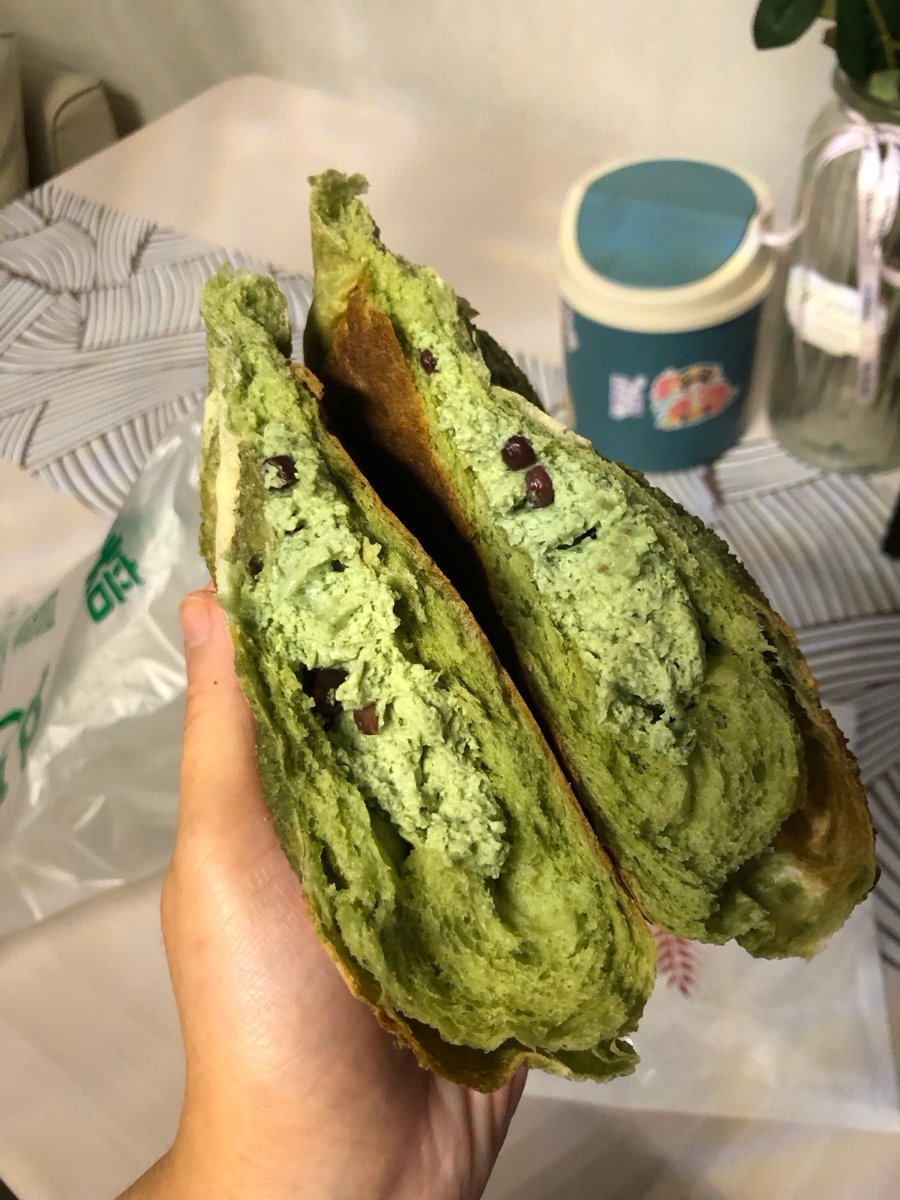 research96736's tweet photo. Just grabbed the most irresistible matcha cookie pack—crunchy, not too sweet, perfect for sharing with your desk buddy , https://t.co/Ay8ll0NBvL