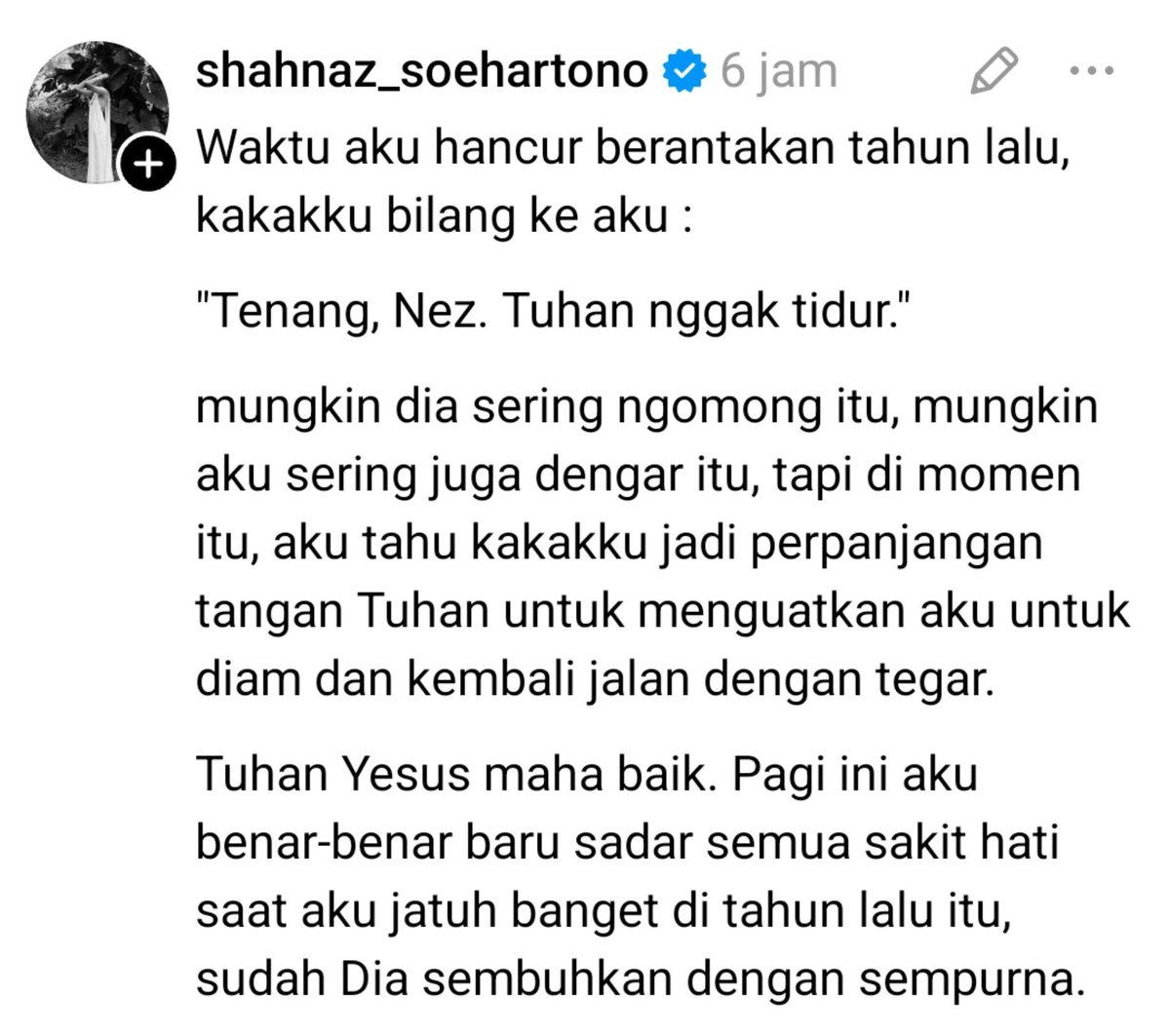 kamarlintang's tweet photo. Inikah alasan Shahnaz Soehartono keluar dari podcast Pancatera tahun lalu ???

Shahnaz curhat ngerasain hancur berantakan tahun lalu. Tapi pagi ini, semua sakit hati itu disembuhkan dengan sempurna oleh Tuhan.

Pagi ini, ternyata beredar foto member Pancatera bareng Didit, anak Prabowo.

Nah, banyak yg menduga kalau ini alasan Shahnaz keluar dari Pancatera. Apalagi, dia juga sempet nyinggung soal apatis dengan situasi politik.