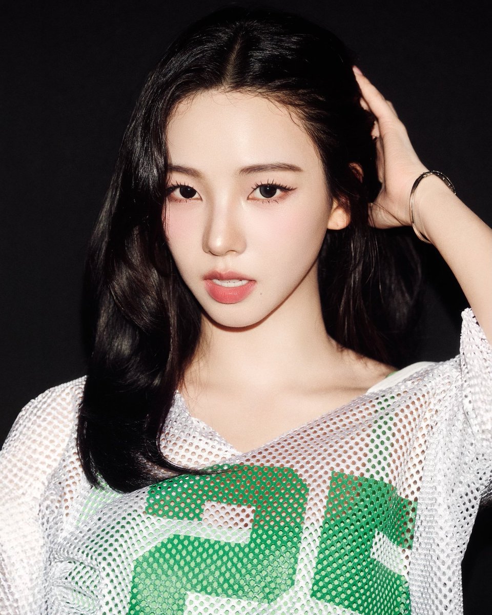 SEKARINA_ID's tweet photo. 260818 KARINA x Sprite for Billboard

“Karina in Control: She’s Headlining Festivals &amp; Fronting Campaigns, But the K-Pop Starlet Isn’t Breaking a Sweat”

#카리나 #Karina #カリナ #aespa #에스파 https://t.co/d9261bi4TS