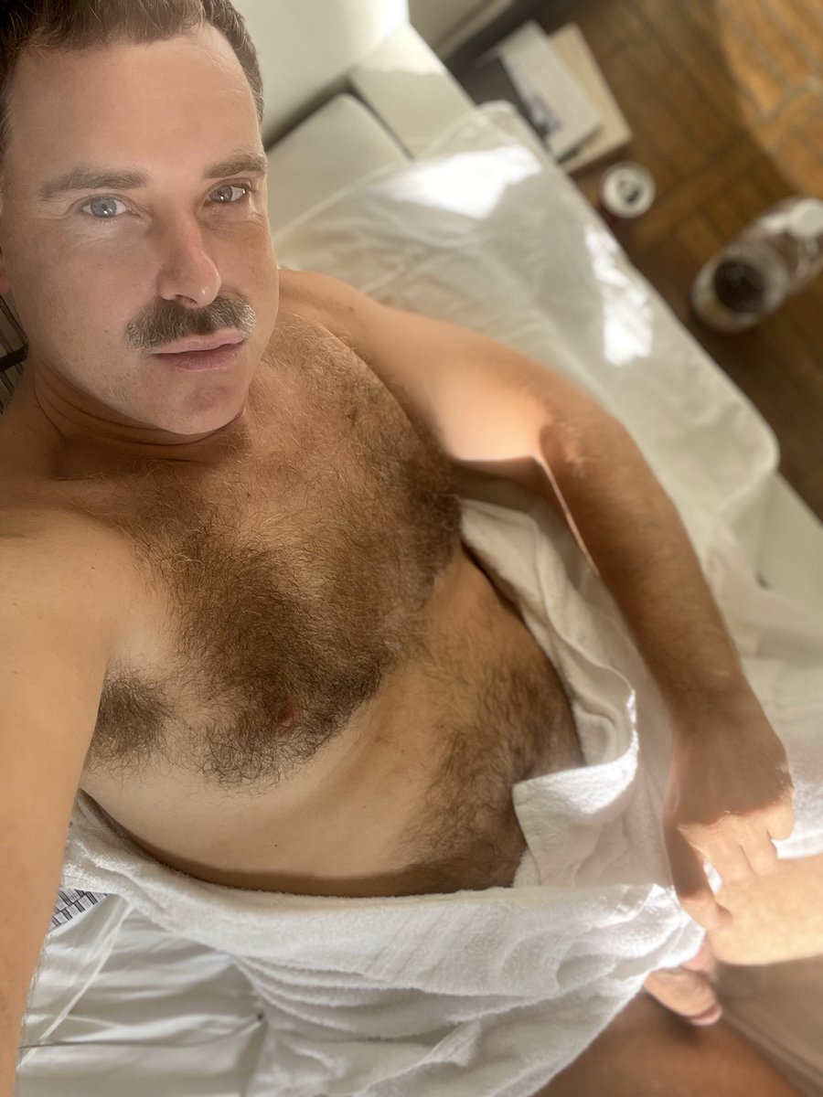 neutro_roberts's tweet photo. Wish you woke up next to me ❤️ https://t.co/w34NUgb0Rc