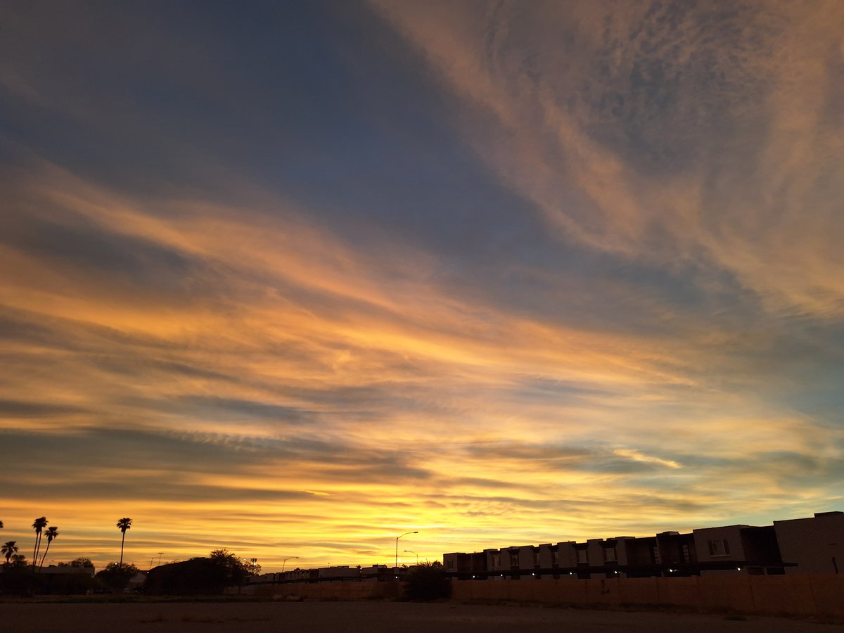 journalismgoals's tweet photo. A collection of sunrises and sunsets recently in Arizona! 🌅📸🌄
#collection #sunrise #sunset #photography #arizona #drive #beauty #clouds #desert #multicolor #trees #buildings #view https://t.co/R9fMS7c8J9