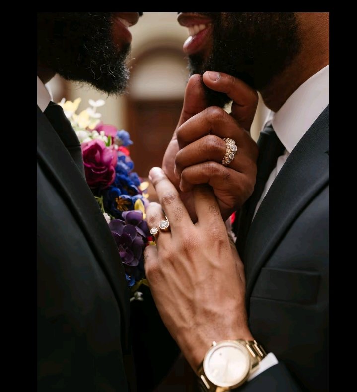 Honey145905's tweet photo. Some moments don’t need words… just two hearts, one love, and a lifetime to share. ❤️🥂 https://t.co/hNsauJndQS